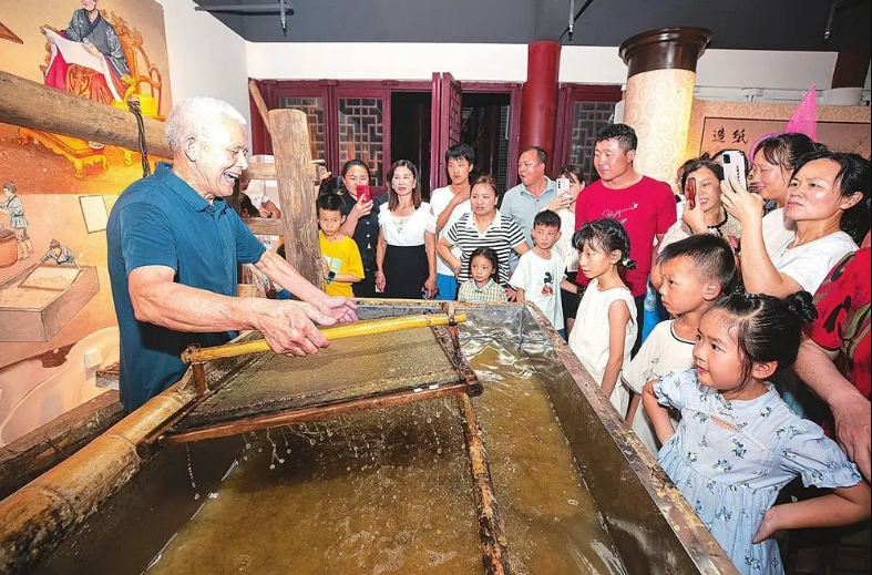 Inheritance of ancient papermaking in Guiyang County