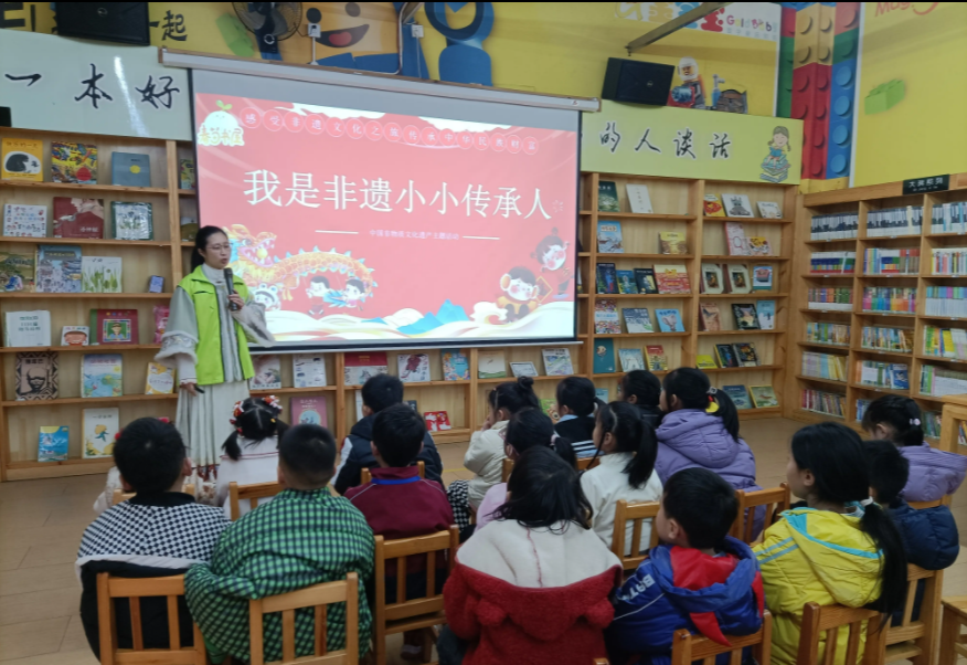 Children experience charm of intangible cultural heritage