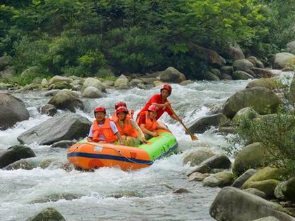 Dongjiang White Water Rafting东江湖漂流.jpg