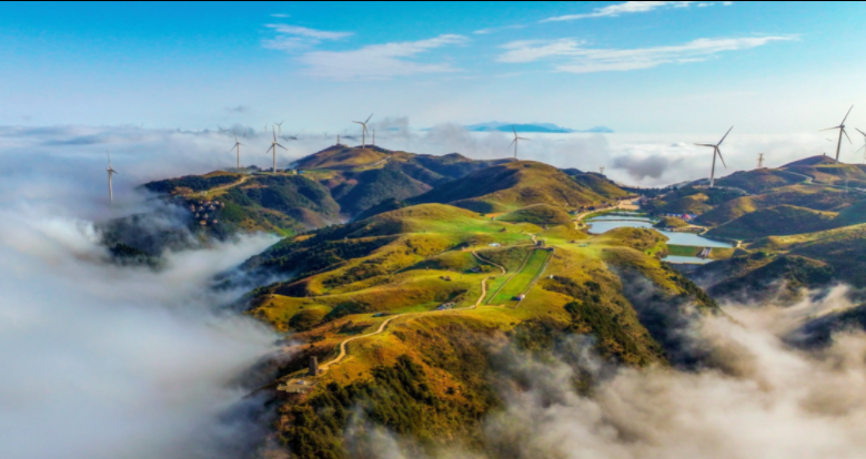 Magnificent sea of clouds at Yangtian Lake Grassland